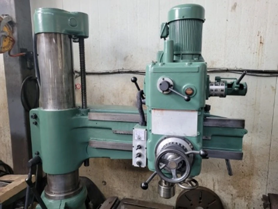 Manufacturing Facilities Radial drilling machine